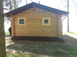 Баня из оцилиндрованного бревна